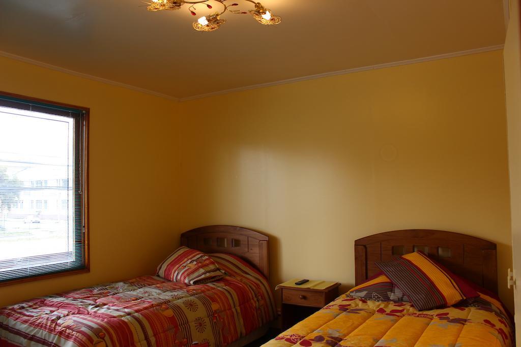 Hotel Yellow Submarine Punta Arenas Room photo